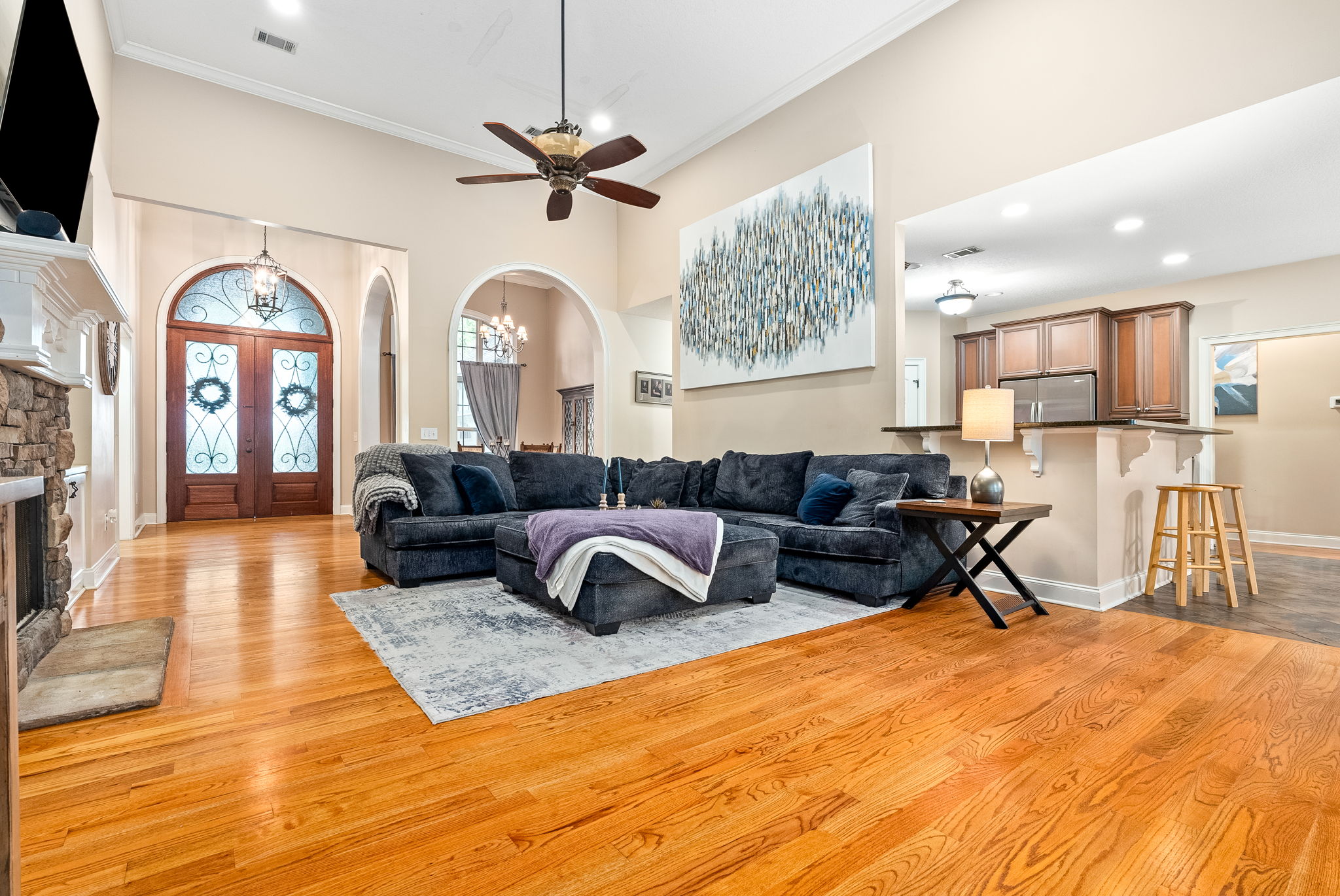 8-web-or-mls-146 Coachmans Dr-17